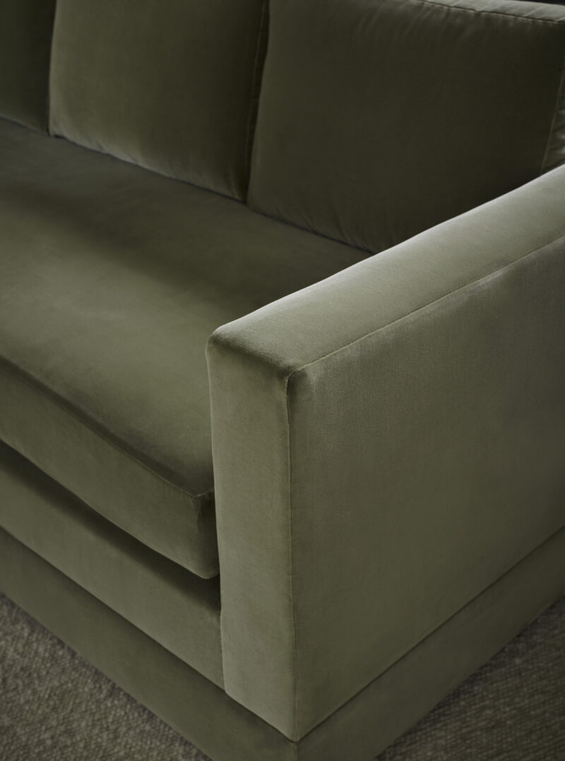 LOWNDES SOFA DETAIL
